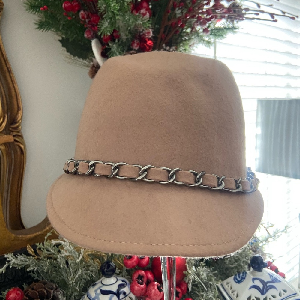 Chic Beige Chain-Trimmed Hat